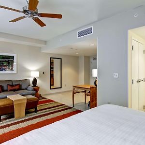 King Studio Suite Hearing Access or Non-Smoking